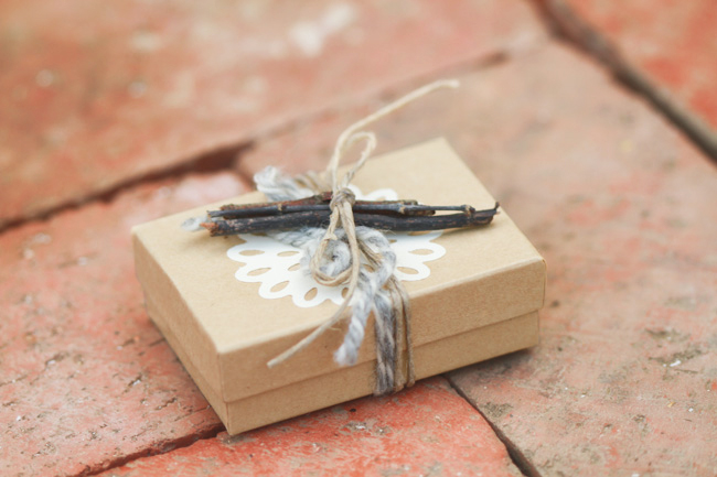 Cute natural gift wrapping - Fair Ivy