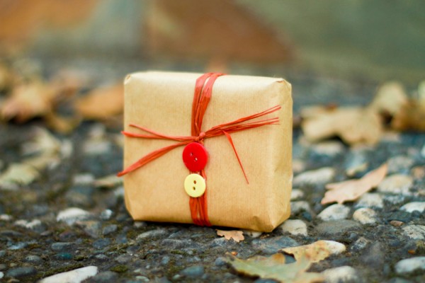Creative gift wrapping from Fairivy.com