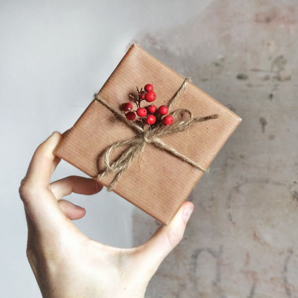 How to wrap a gift (and specifically, how to wrap a christmas gift!)