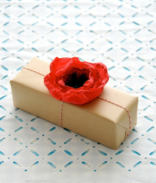 Cute, creative and inexpensive ways to gift wrap!